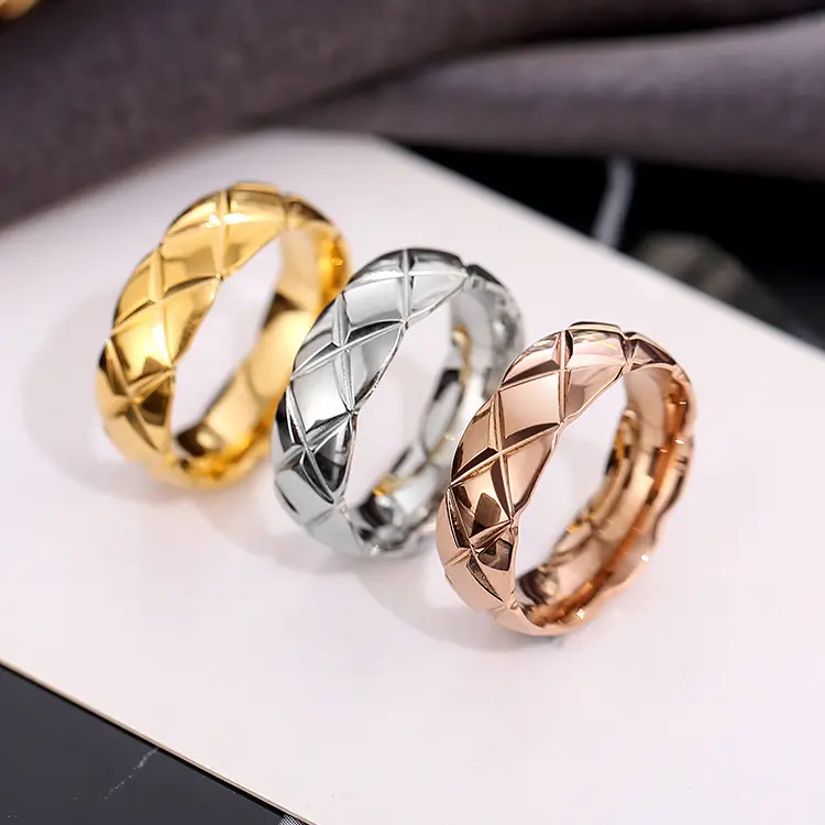2023 anello di coppia nuziale in acciaio al titanio placcato oro 18 carati con Design geometrico creativo di moda non sbiadito ad alta lucidatura