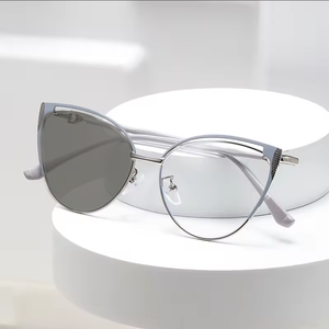 Produsen Kacamata Anti-biru Wanita Model Mata Kucing Retro Metal 2024 Grosir - Product Image 1