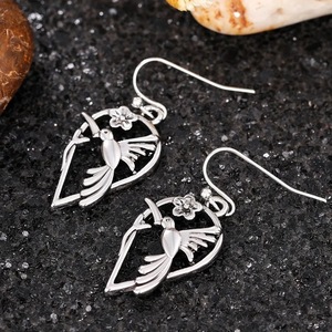 Orecchini Pendenti Vintage con Colibrì e Motivi Floreali per Donne, Gioielli di Moda Quotidiana - Product Image 4