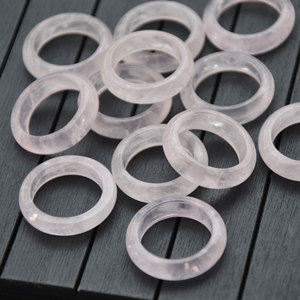 Anillo de Cuarzo Rosa, Joyería de Piedra Natural, Accesorio para Uso Diario - Product Image 3