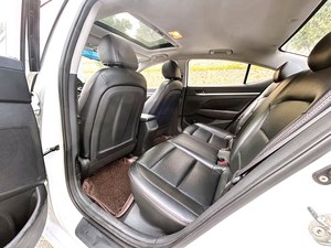 Hyundai Elantra Sport 2016 d'occasion, 1.6L automatique, finition GLX Elite, pack technologique complet et titre propre pour l'exportation - Product Image 6