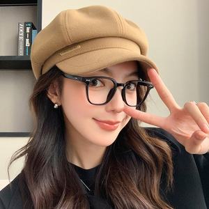 Sombrero octogonal con letras nuevas para otoño e invierno al por mayor, Boina de pintor versátil Retro de estilo japonés, sombrero grande de pico de pato - Product Image 1