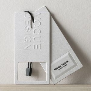 Etiquetas de ropa de papel con logotipo de lujo personalizado, estampado en caliente, tarjeta de visita, etiqueta de precio en relieve, etiqueta colgante con cuerda para ropa - Product Image 2