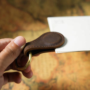 En gros, Pinces à pages magnétiques portables, marque-pages porte-clés, accessoires en cuir de vachette vintage (noir, marron, vert, rouge) pour jouets d'extérieur - Product Image 1