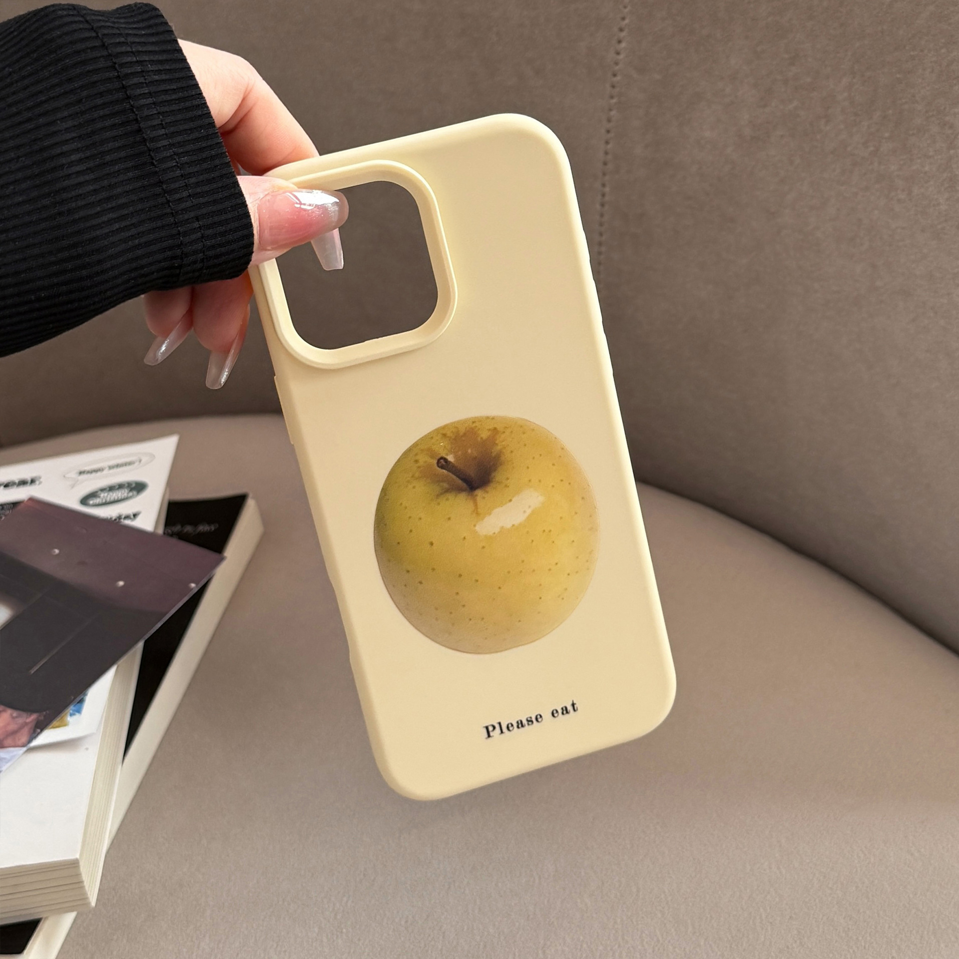 [Yellow] A yellow apple