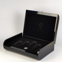 Boîte à parfum en bois courbé noir brillant, logo personnalisé, emballage cadeau de luxe pour parfum avec insert en mousse, vente en gros d'usine