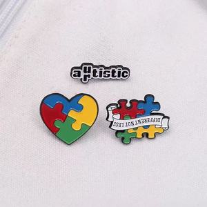 Broche <span class=keywords><strong>de</strong></span> metal al por mayor con diseño <span class=keywords><strong>de</strong></span> dibujos animados, para concienciación sobre el autismo, con corazón colorido, rojo, amarillo, azul, verde, broche <span class=keywords><strong>de</strong></span> metal con palabras, pin <span class=keywords><strong>de</strong></span> <span class=keywords><strong>rompecabezas</strong></span>, recuerdo fundido - Product Image 3