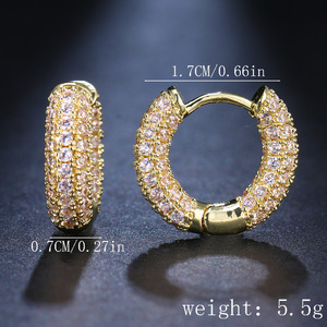 Aretes de Aro Huggie de Latón Chapado en Oro de 18K con Forma de Corazón de Moda PUXIN con Circonita Cúbica en Oro Rosa para Mujeres y Niñas - Product Image 2