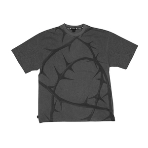 Camiseta Creeper Skull de algodón pesado de manga corta para hombre con gráfico de terror audaz y un estilo auténtico de streetwear de los 90, esencial. - Product Image 1