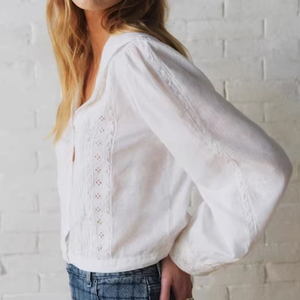 Chemisier pour femme vintage français, broderie ajourée lourde, coupe ample et ajustée, manches longues - Product Image 4