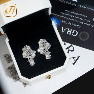 Boucles d'oreilles clous en moissanite irrégulière entièrement pavée, en argent sterling S925, style Iced Out, testées au diamant, stock en gros - Product Image 4