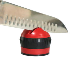 Aiguiseur de couteaux manuel Yuyao, lames en acier tungstène multi-grains, outil de cuisine compact avec base à ventouse - Product Image 3