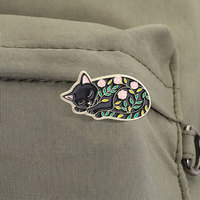 Broche en émail chat noir floral endormi, motif feuille de fleur rose, pour décoration de sac à dos