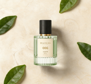 Parfum boisé PEACH JO+ Peach Oud, unisexe, léger, parfum durable. - Product Image 4