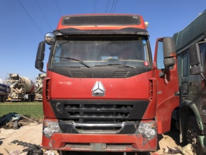 รถบรรทุกหัวลากมือสอง Sinotruk Euro2 ดีเซล 6x4 พวงมาลัยซ้าย HOWO 10 ล้อ รับน้ำหนัก 21-30 ตัน 371 แรงม้า กล้องมองหลัง 360 องศา - Product Image 1