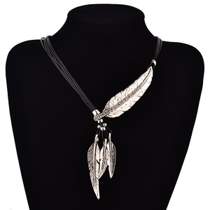 Pluma Cuero Cuerda Aleación Material Pluma hojas cuero cuerda multicapa flecos collar - Product Image 1
