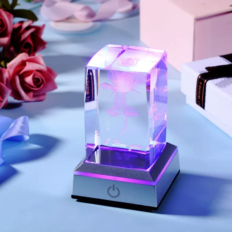 Hochzeits geschenke Led Light Glas Kristall würfel Rose 3D Laser gravierte Kristall rohling Mit Basis für Weihnachts geschenk