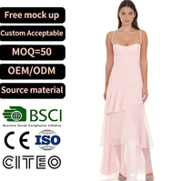 Robe longue rose à bretelles spaghetti et volants étagés pour femme, en mousseline fluide, avec décolleté cœur, idéale pour soirée, invitée de mariage ou événement festif