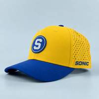 Casquette de golf personnalisée à 5/6 panneaux en nylon perforé au laser avec patch en silicone pour homme