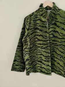 Veste Green Leopard, veste en coton fleuri artisanale, imprimé floral en blocs rose vif et vert, manches longues, haut bohème, veste à imprimé floral bohème - Product Image 2