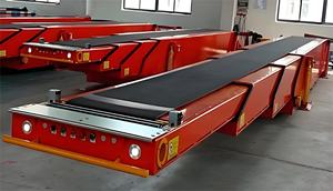 Logistiek transport / aanhangwagen met uittrekbare telescopische bandtransportband voor zakken en dozen - Product Image 4