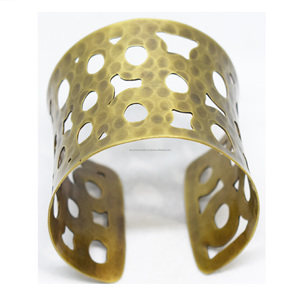 สร้อยข้อมือห้อยจี้ทำมือสไตล์โฮลี คอลเลคชั่นฤดูร้อน เคนตักกี ปี 2025  งานฝีมือคุณภาพสูง ของแท้ สำหรับสุภาพสตรี  เครื่องประดับทางศาสนาคริสต์ - Product Image 5