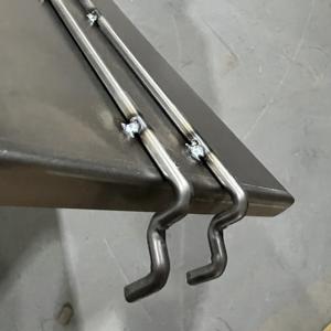 Fabricant leader de présentoirs en tôle sur mesure OEM avec crochets ronds soudés, service de soudage et de pliage - Product Image 2