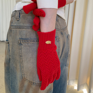 Vente en gros de gants tricotés à petites boucles dorées à motif vintage, cyclisme à écran tactile chaud et résistant au froid - Product Image 2