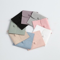 8x8cm Mini Zachte Microvezel Etui met Knoopsluiting voor Oorbellen Ring Ketting Sieraden Cadeauverpakking