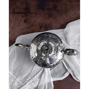 Théière gravée Gabriella P. avec bouton floral - Théière élégante - Product Image 3