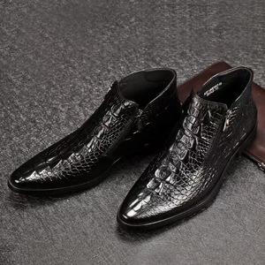 Chaussures en cuir véritable à motif pour hommes, nouveau style 2025, bottes montantes de style britannique, pointues pour affaires - Product Image 5
