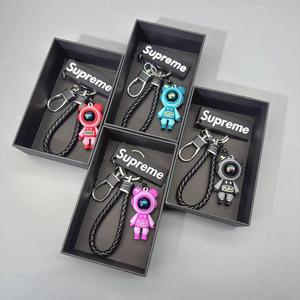 Porte-clés créatif Ours Caméléon, Ours Violent, Pendentif de clé pour couple, Pendentif de sac à dos en silicone imprimé UV, Vente en gros - Product Image 4