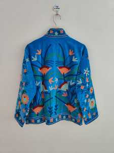 Veste Suzani en coton TNT faite à la main pour femmes, tenue artistique de festival avec broderie ethnique, manteau d'hiver pour style bohème - Product Image 6