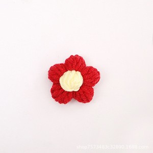 Flores de Ganchillo Pequeñas para el Cabello, Broches de Ropa Hechos a Mano, Accesorios - Hechos a Mano - Product Image 3