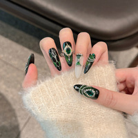 Diseño #2599 Venta caliente Uñas artificiales Diamantes 3D Uñas postizas de lujo Verde Hecho a mano Medio Almendra Prensa en las uñas para niñas