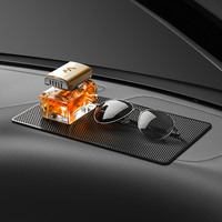 Neues Design Anti-Rutsch-Silikon-Auto-Armaturen brett matte Wasch bares rutsch festes Aufbewahrung zubehör Anti-Rutsch-Technologie Innen zubehör