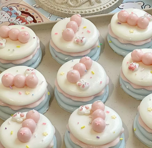 พวงกุญแจเค้กมาการองน่ารัก ขนมหวานนุ่มๆ ทำจาก TPR สำหรับห้อยกระเป๋า - Product Image 5
