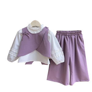 2025 primavera autunno nuove ragazze Set 3 pezzi gilet con rifiniture in pizzo pantaloni coordinati vestiti all'ingrosso per bambine - Product Image 1