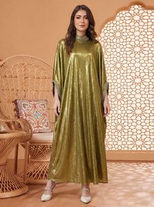 Robe Abaya en polyester dorée incrustée de diamants pour femme, coupe ample, manches longues chauve-souris, longueur ras du sol, ourlet évasé, style traditionnel - Product Image 3
