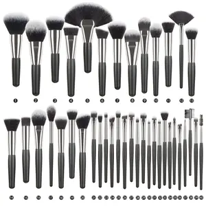 B 32 Pieces Professional Makeup Brushes High Quality Wholesale Custom Logo Professional Private Label Makeup Brush Set