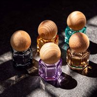 Botol Roll-On Kaca Heksagonal Berwarna 8ml Tersedia, dengan Tutup Kayu untuk Minyak Atsiri, Parfum, Air Floral, Semprotan, dan Cetakan