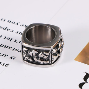 Bague de pouce en acier titane motif crâne pour homme SA150 – Bijou fantaisie surdimensionné - Product Image 2