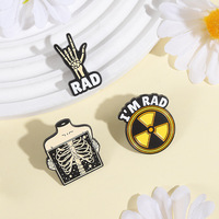 Spilla smaltata con motivo mano scheletro e citazione 'I Am Rad', a tema pericolo di radiazioni, regalo di gioielleria per amici, vendita all'ingrosso