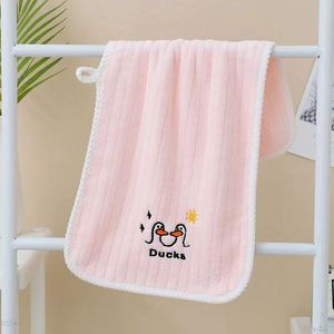 <span class=keywords><strong>Serviette</strong></span> de toilette mignonne en forme de petit cygne en microfibre polaire technique tricotée pour l'école et la maternelle - Vente en gros - Product Image 6