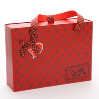 Boîtes rigides de luxe personnalisées pour cadeaux de mariage avec laminage mat, gaufrage, doublure en éponge, poignée et ruban, logo personnalisé, taille sur mesure, recyclables