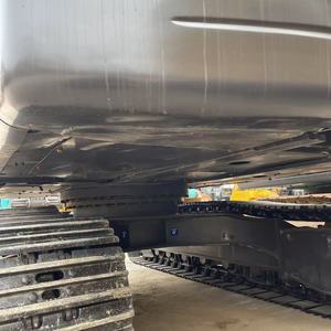 Excavatrice sur chenilles VOLVO EC210D d'occasion en bon état, poids en ordre de marche de 25 tonnes, prix compétitif, équipée d'un moteur et d'une pompe Volvo Penta. - Product Image 3