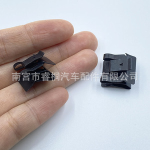Clips de fixation en acier en forme de U pour garnitures automobiles Shuangxuan, clips à ressort pour panneaux de console centrale, spécification unique - Product Image 4