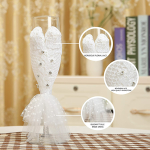 Décor de robe de mariée amusant et mignon M. et Mme marié et verre de mariée pour flûte à champagne pour l'utilisation du vin - Product Image 5