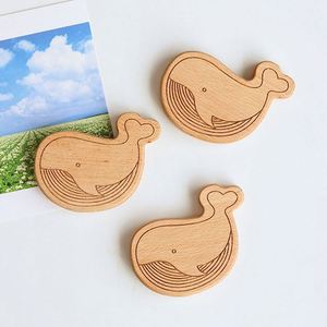 Abridor de Botellas Magnético para Refrigerador con Diseño Creativo y Mango de Madera, Ideal como Recuerdo - Product Image 6