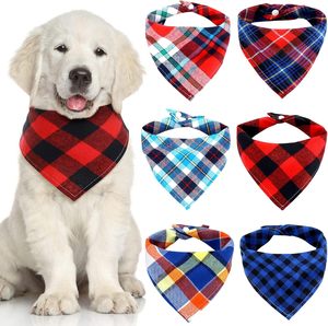 Bandana triangulaire pour chien en polyester respirant et doux avec logo personnalisé, idéal pour les cadeaux - Product Image 1